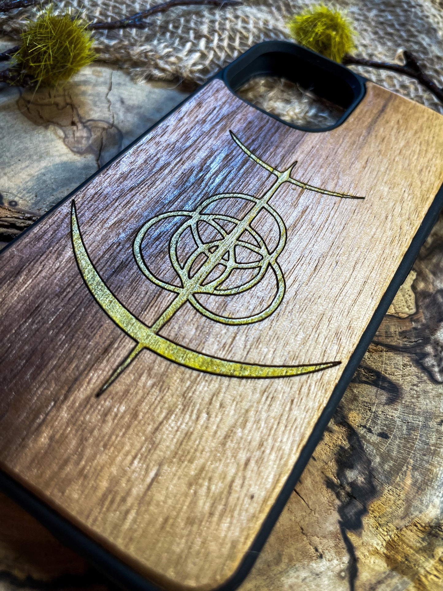 Ring videogame Eld Logo  Fantasy Inspired Wood Phone Case - gift for him gamer - iPhone 16 PRO MAX, Samsung  S22 S23 S24 ULTRA, Google Pixel