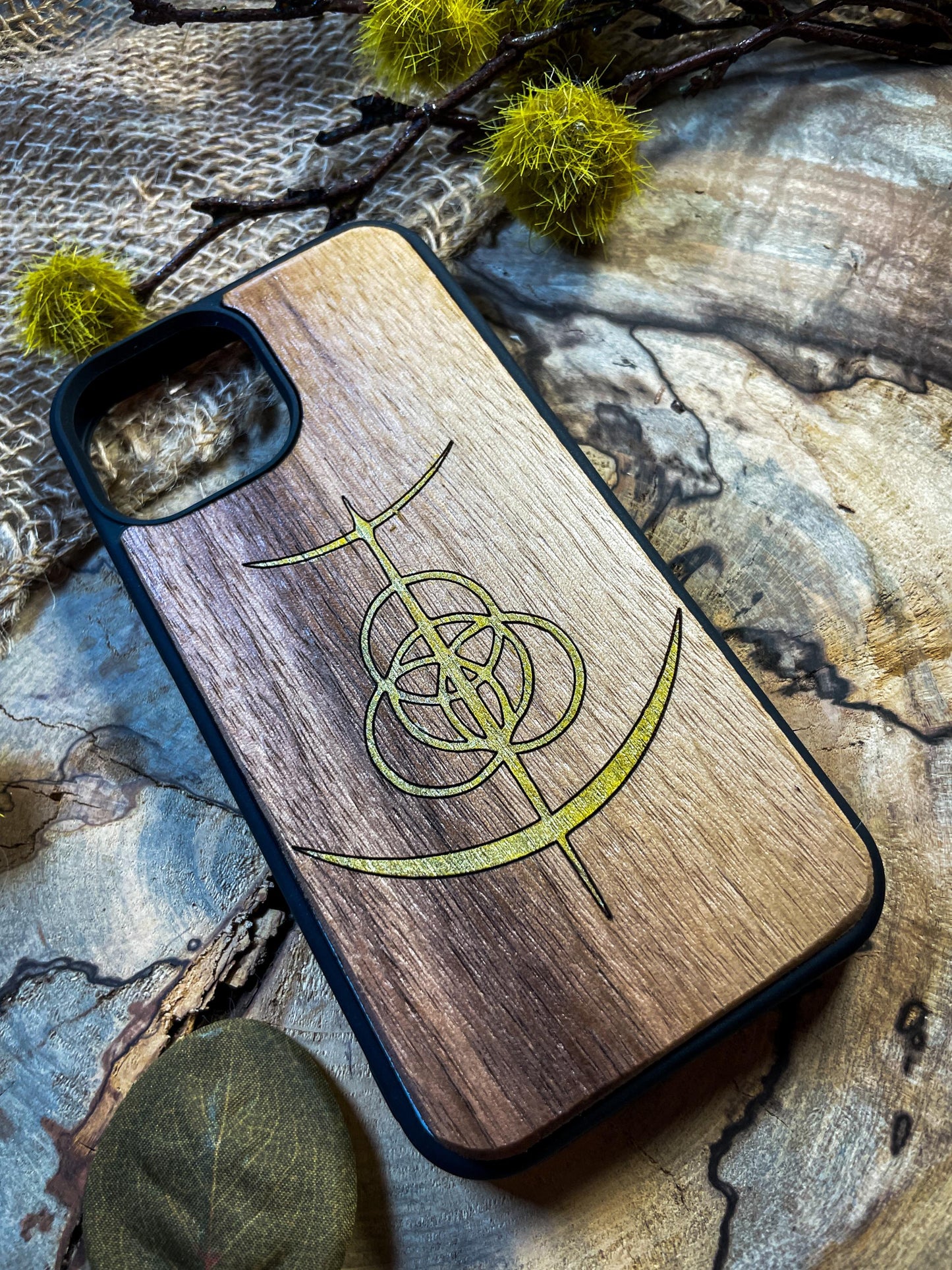 Ring videogame Eld Logo  Fantasy Inspired Wood Phone Case - gift for him gamer - iPhone 16 PRO MAX, Samsung  S22 S23 S24 ULTRA, Google Pixel