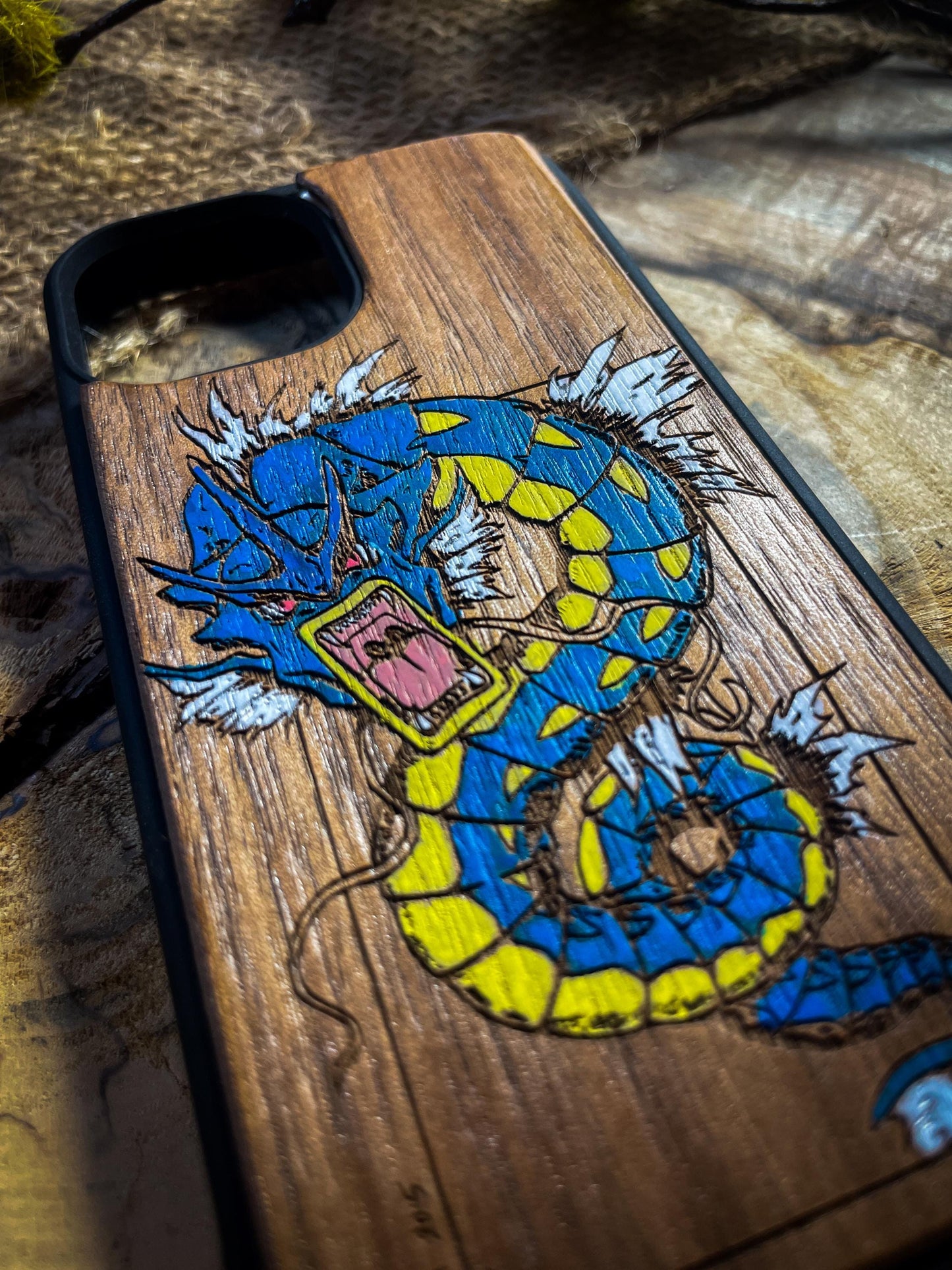 Majestic Dragon & Wave Wood Phone Case - Kanagawa-Inspired Japanese  Monster - iPhone 16 PRO MAX, Samsung S20 S21 S22 S23 S24 Google Pixel SHOP APP