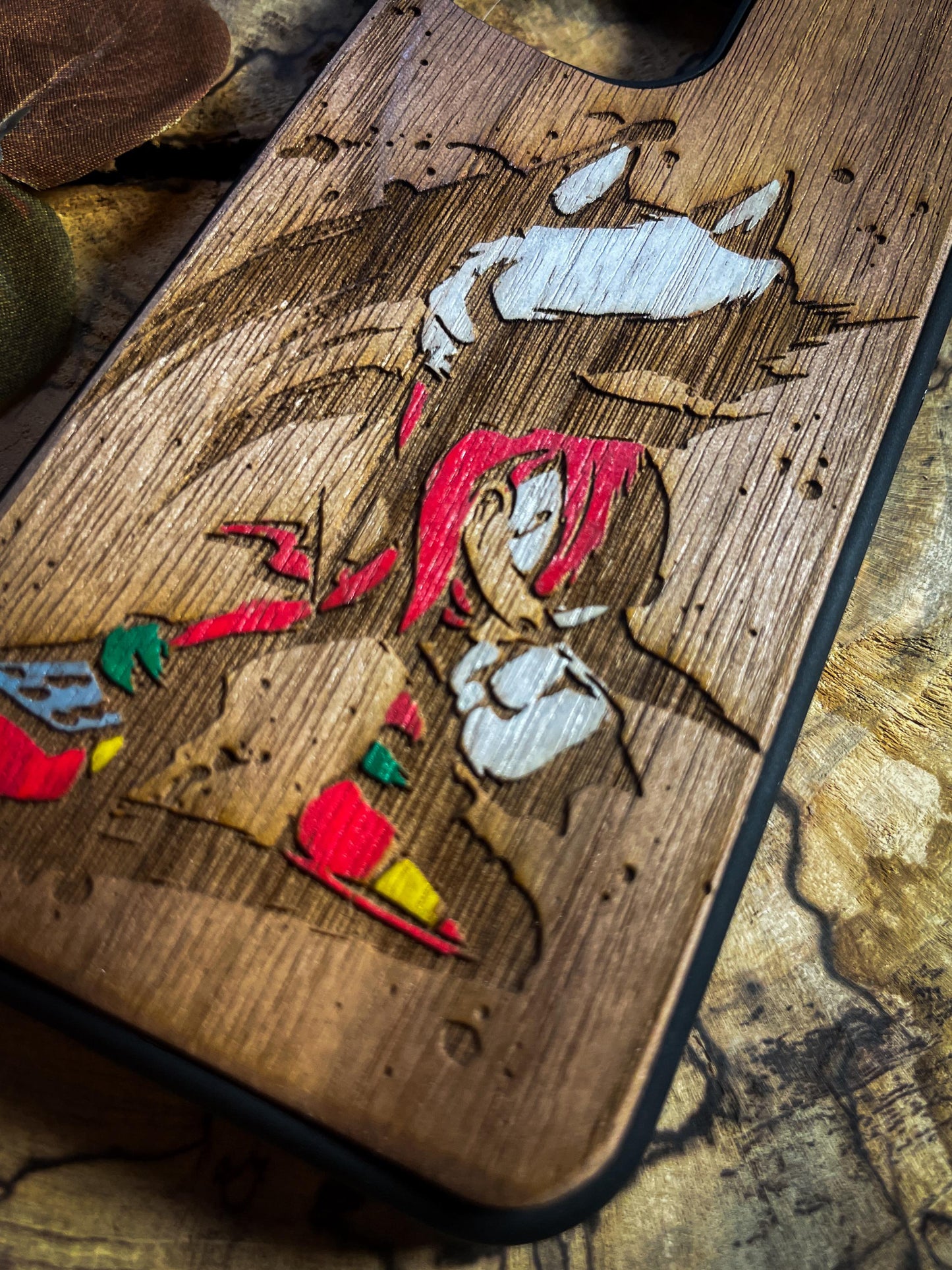 Crimson Knuckles Hedgehog Red Video game Wood Phone Case - Fierce Fighter Design"