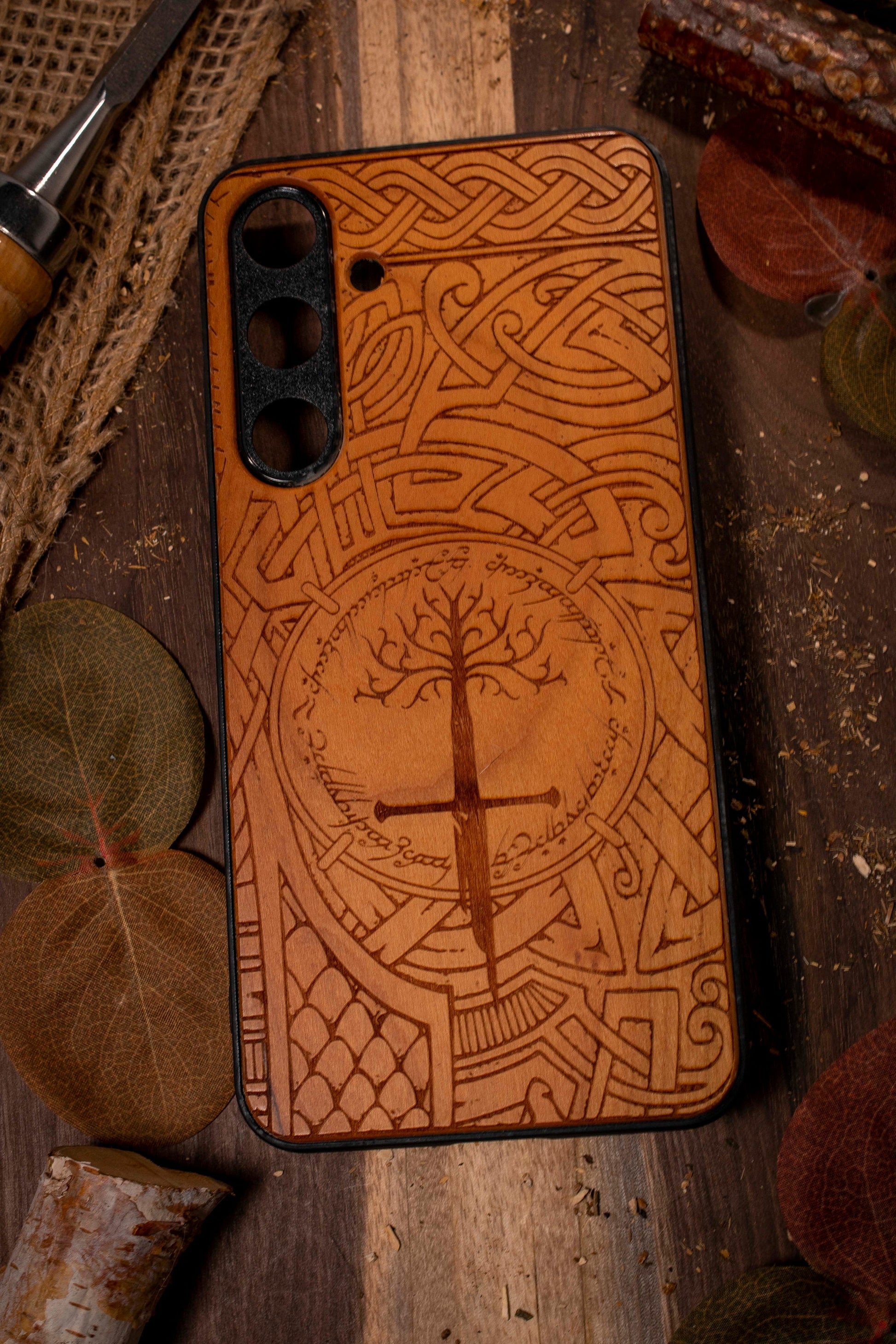 a lord of the rings wood phone case