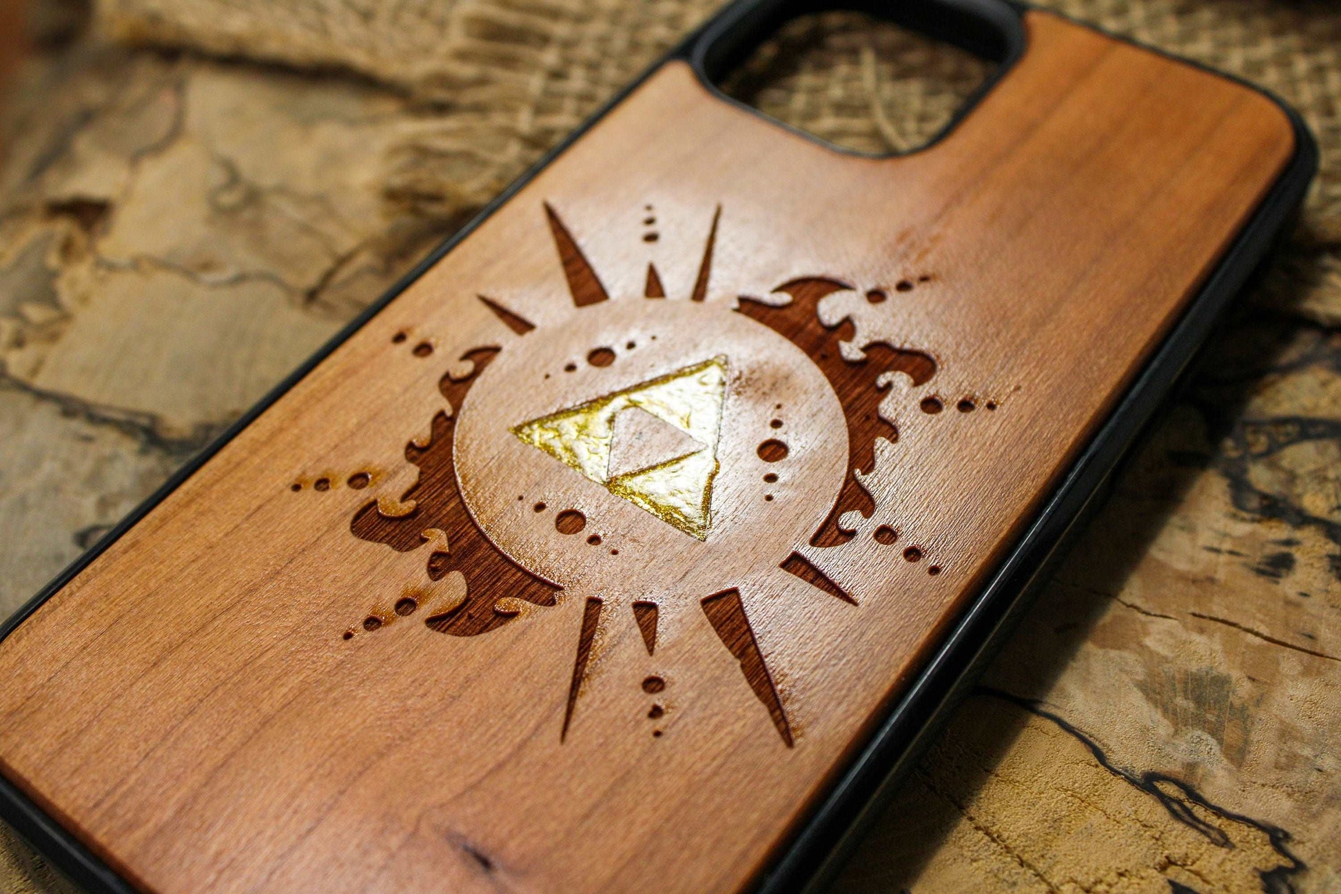 Gold Triforce Legend of Zelda phone case Wood gift for, TOTK tears of the kingdom, breath of the wild