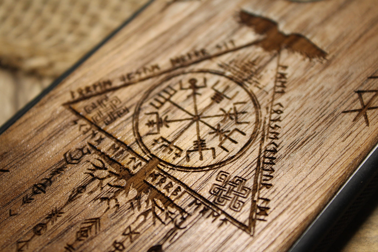 Viking Vegvisir Crow Wood Phone Case