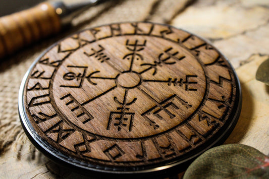 Wirelescharger viking vegvisir engraved wood norse rune symbol SHOP APP